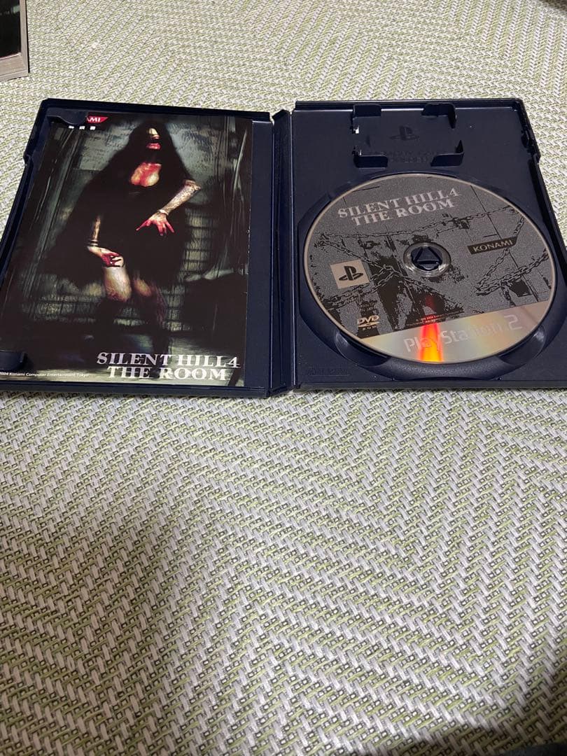 SILENT HILLシリーズ(1.2.4)＋4攻略本(ばら売り可)