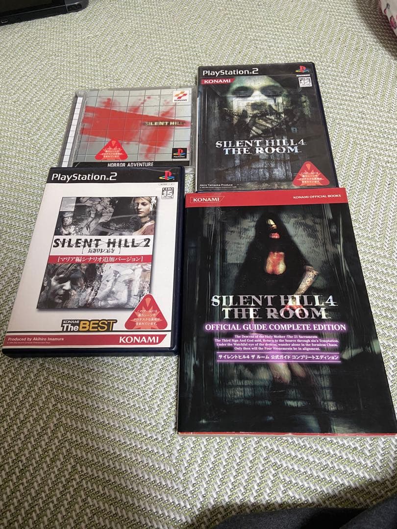 SILENT HILLシリーズ(1.2.4)＋4攻略本(ばら売り可)
