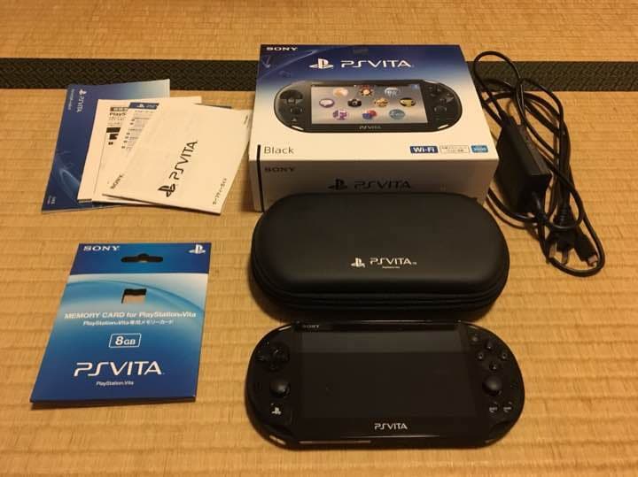 PlayStation®Vita  ケース  8Gメモリ 充電器 ソフト３つ