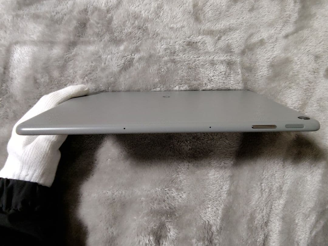 Google Pixel Tablet（本体＋充電ホルダー兼スピーカーのセット）