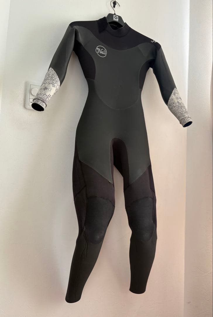 O'NEILL セミドライ バックジップ 5×3 mm MSサイズ