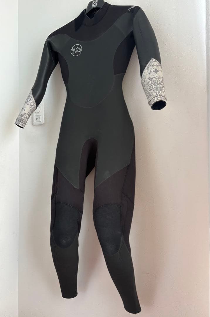 O'NEILL セミドライ バックジップ 5×3 mm MSサイズ