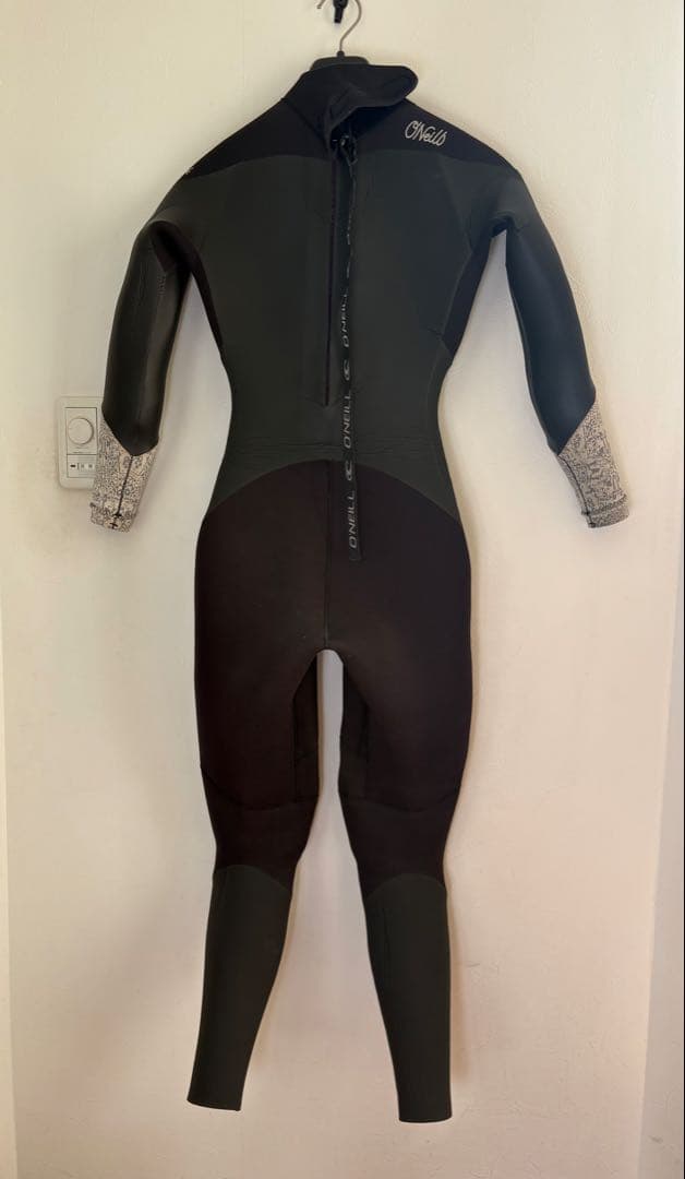 O'NEILL セミドライ バックジップ 5×3 mm MSサイズ