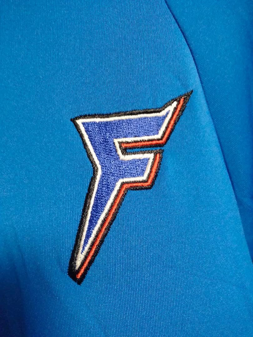 オークリー 日本ハム BIGBOSS着用フルジップフーディー Lサイズ 紙タグ付