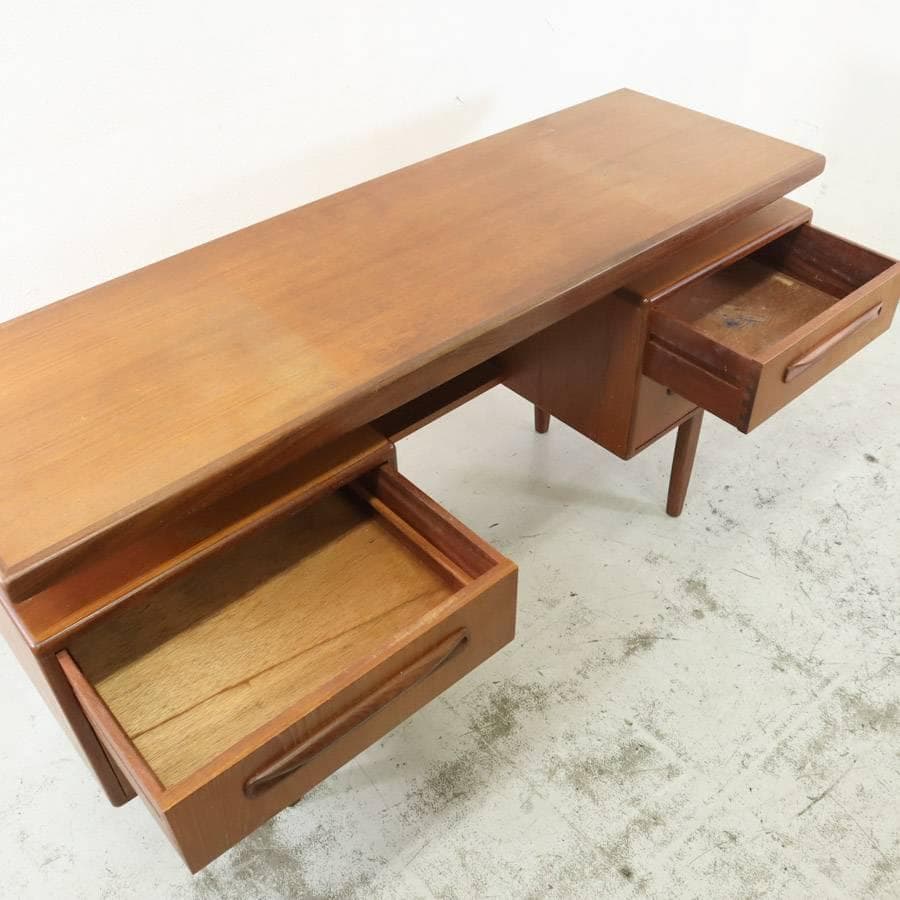 イギリス G-PLAN ビンテージ ニューフレスコ デスク チーク材