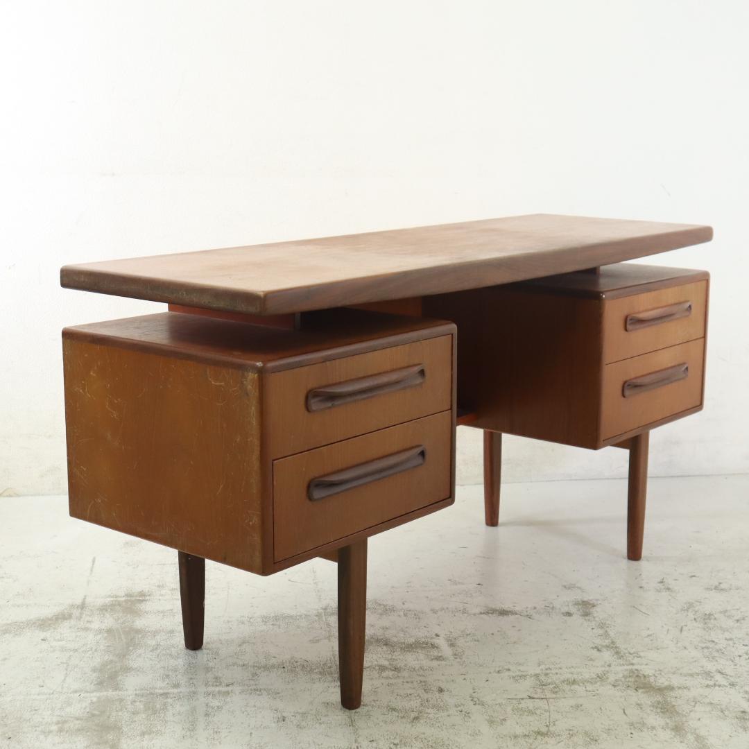 イギリス G-PLAN ビンテージ ニューフレスコ デスク チーク材