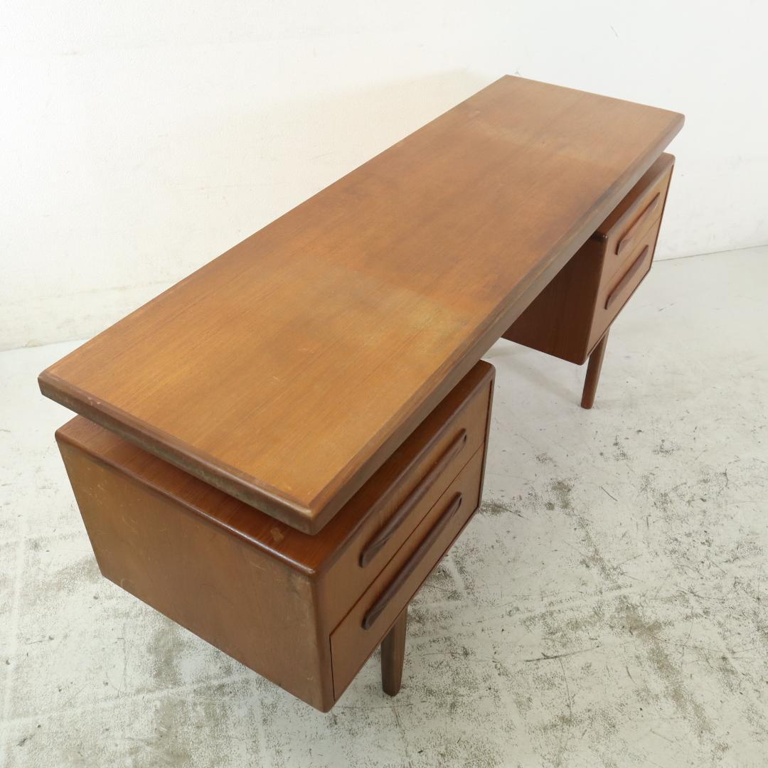 イギリス G-PLAN ビンテージ ニューフレスコ デスク チーク材