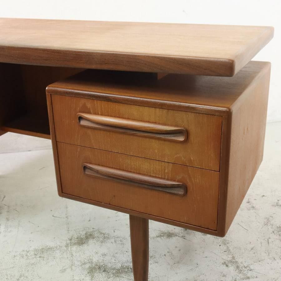 イギリス G-PLAN ビンテージ ニューフレスコ デスク チーク材