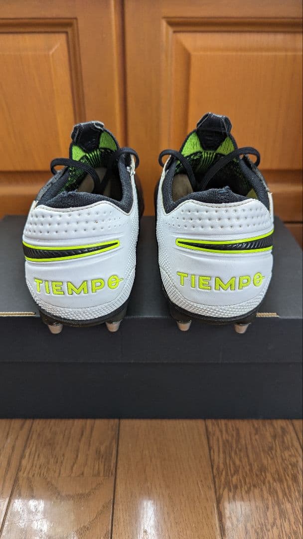 ナイキ ティエンポレジェンド8 SG ACC　サッカースパイク　NIKE