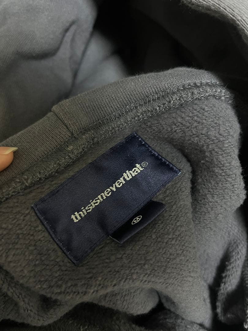 thisisneverthat darkgrayフード付きパーカー