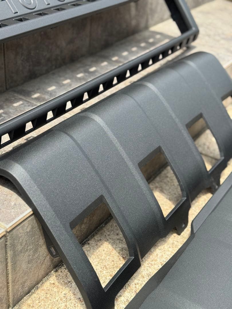 ランドクルーザー250 グリル　リア　ロアバンパー　ラプターライナー塗装