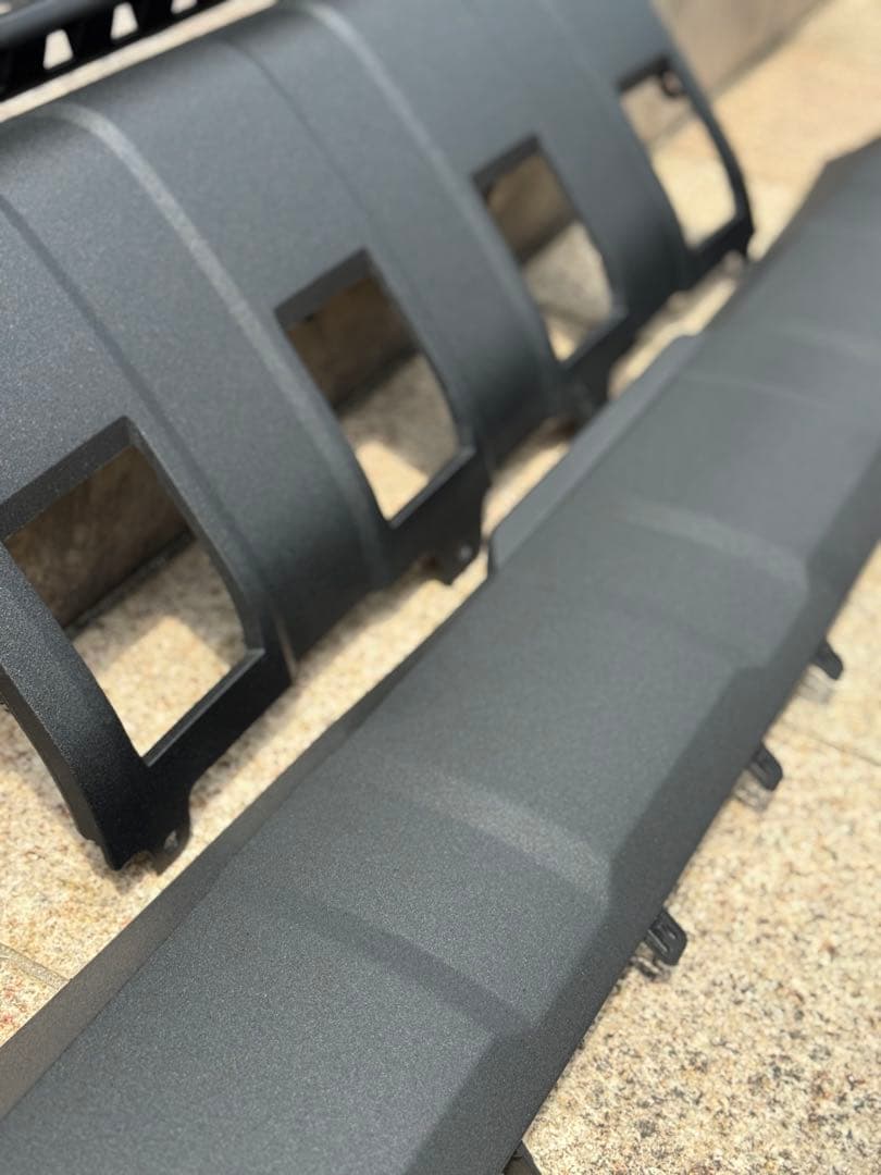 ランドクルーザー250 グリル　リア　ロアバンパー　ラプターライナー塗装