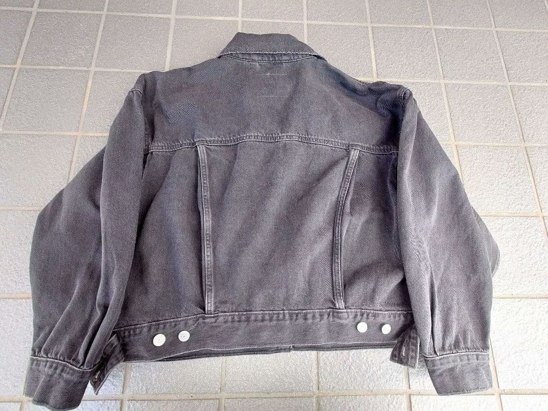 お*着様 現行LEVI'S デニムジャケット 黒 US:m Jp:Ｌ