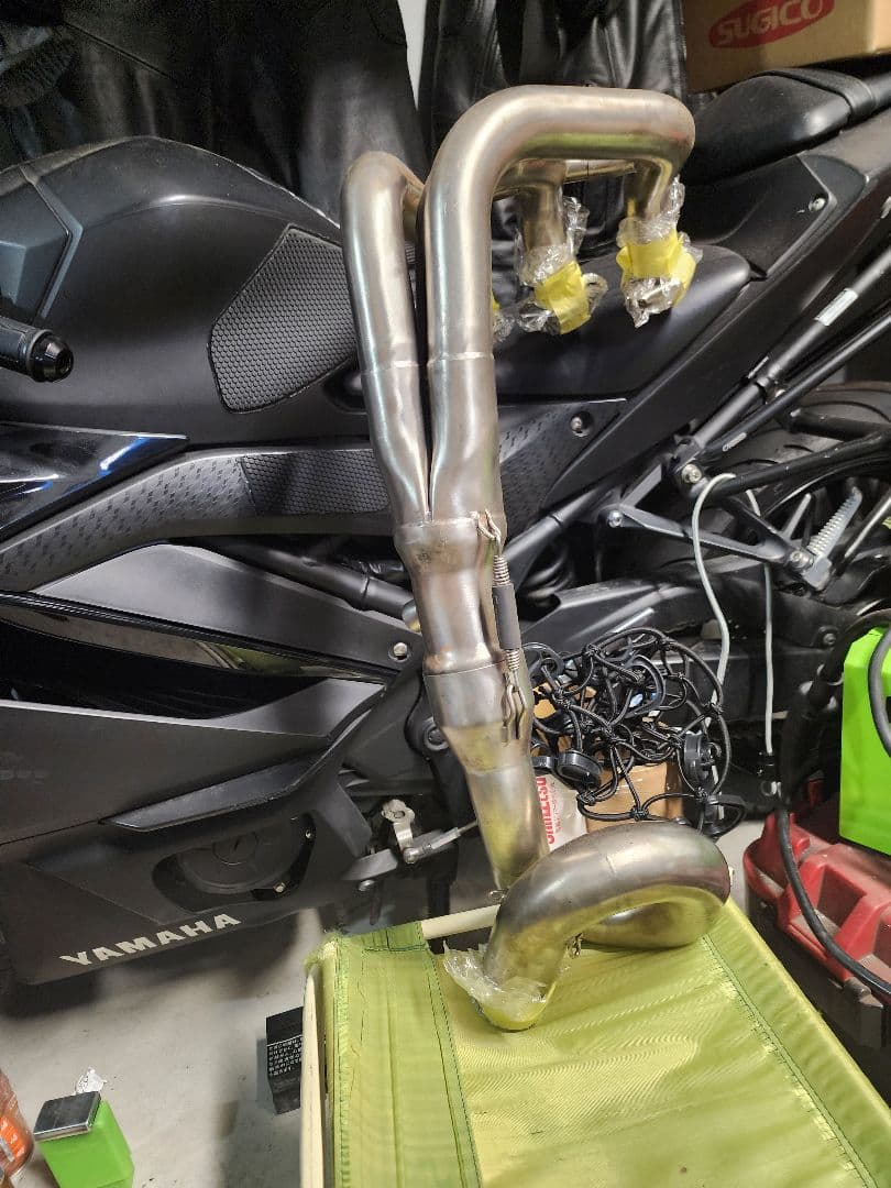 アクラポビッチ レーシングライン カーボン(XSR900,MT-09)