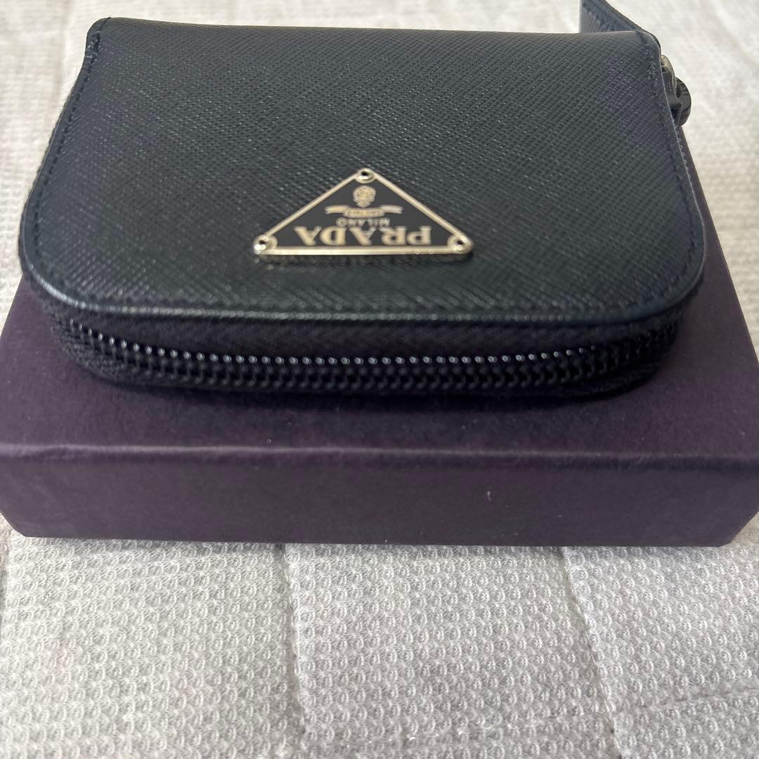 PRADA ケース　サフィアーノレザー　財布　コンパクトサイズ　ネイビー
