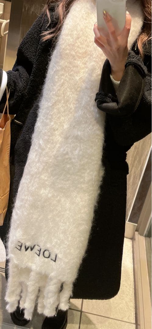 LOEWE フリースマフラー ホワイト