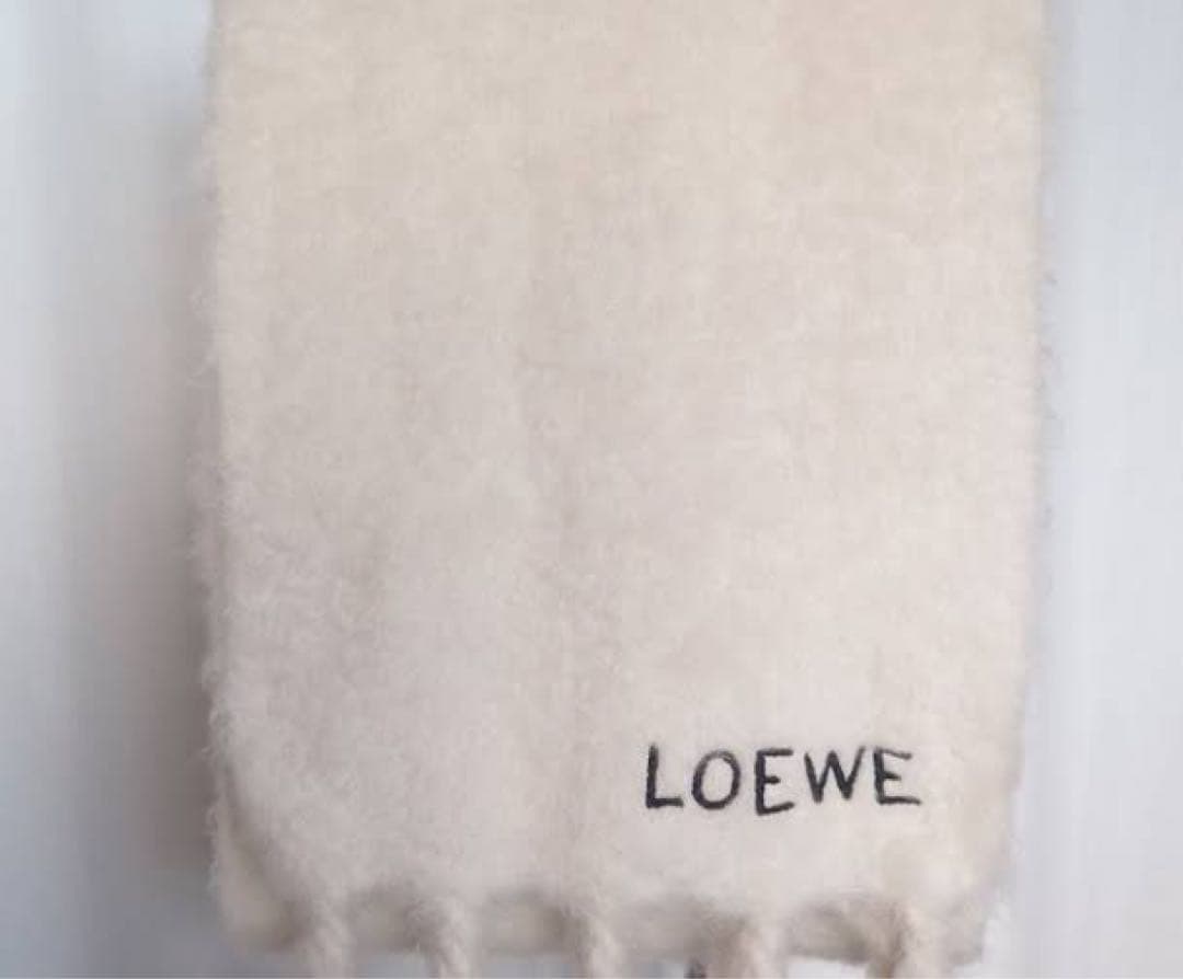 LOEWE フリースマフラー ホワイト