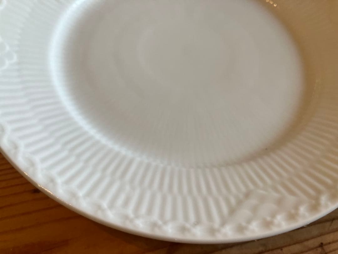 ロイヤルコペンハーゲン　ホワイトフルーテッドハーフレース　22プレート×2