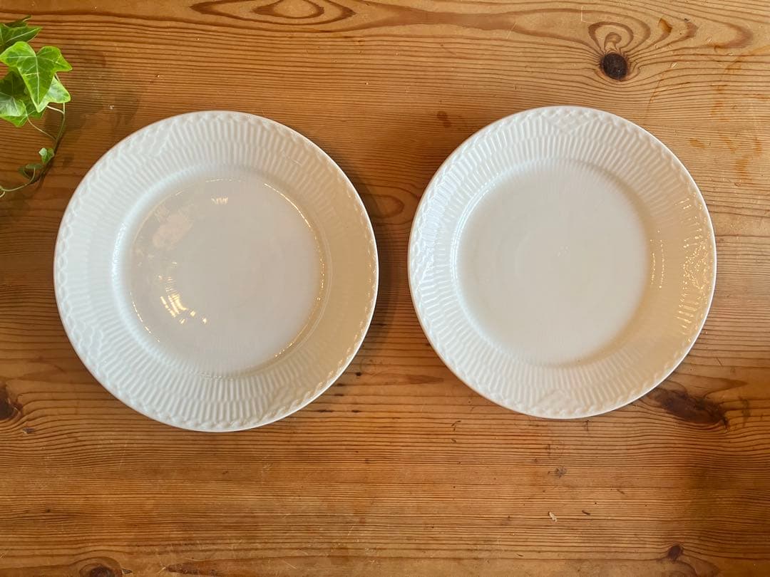 ロイヤルコペンハーゲン　ホワイトフルーテッドハーフレース　22プレート×2