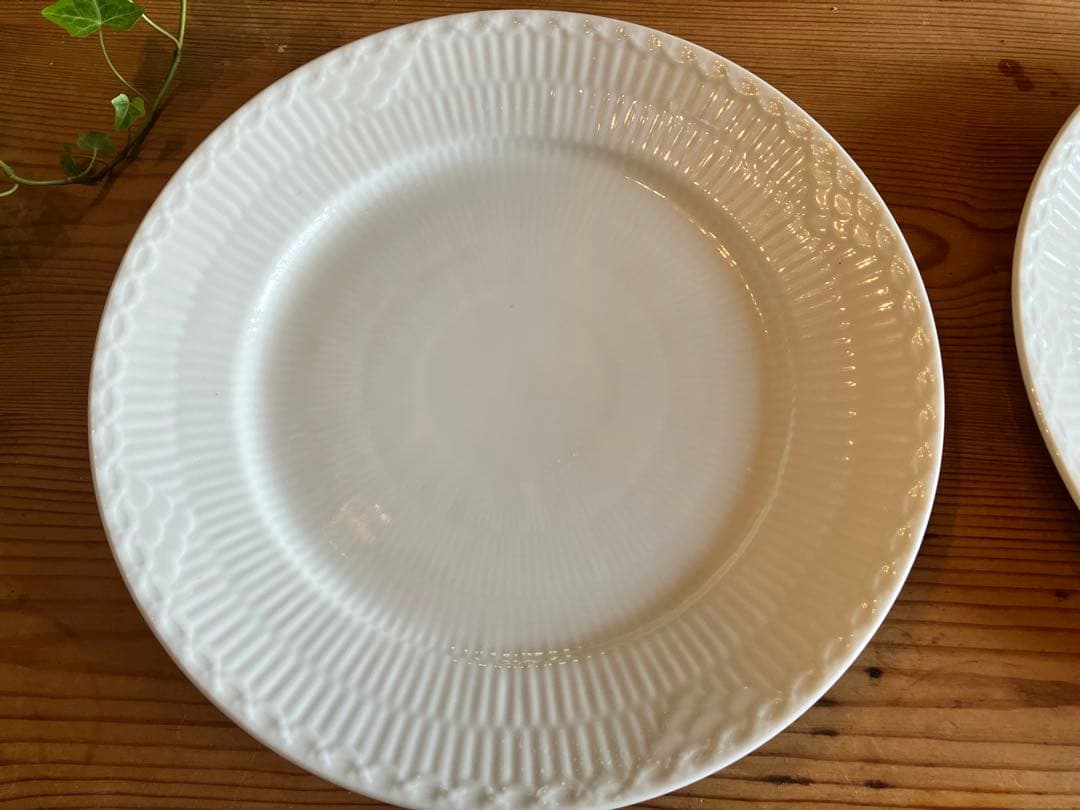 ロイヤルコペンハーゲン　ホワイトフルーテッドハーフレース　22プレート×2