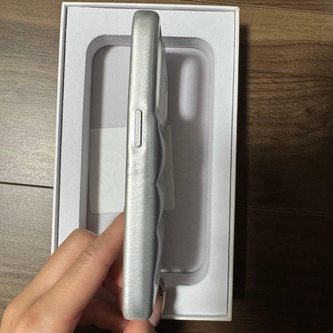 Urban Sophistication シルバー　iPhone15Pro