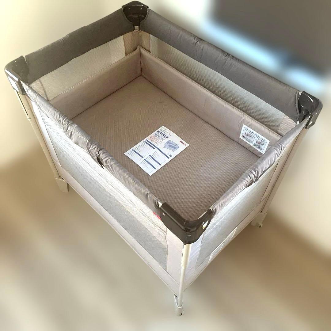 アップリカ　ココネルエアー　折りたたみベビーベッド