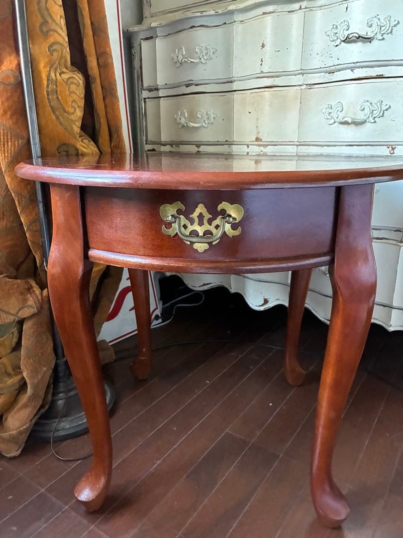 leonoahです　家具　丸　コーヒー　センター　ソファー　テーブル　猫脚