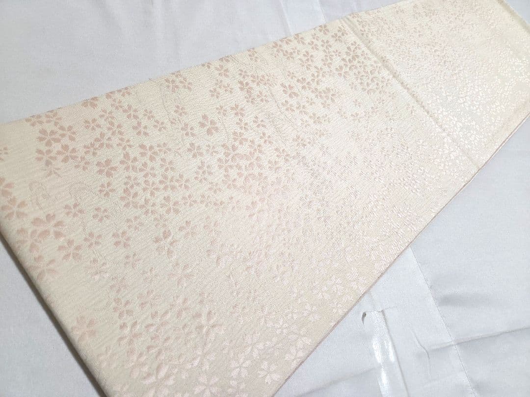C◆着物くつろぎ さが美 桜の花模様 白 薄ピンク 六通 正絹 カジュアルな袋帯