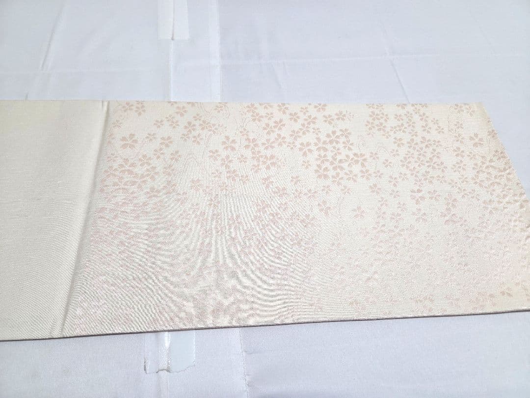 C◆着物くつろぎ さが美 桜の花模様 白 薄ピンク 六通 正絹 カジュアルな袋帯