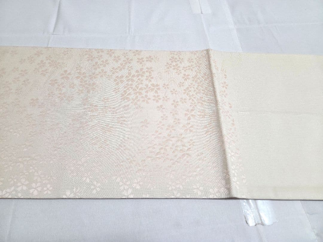 C◆着物くつろぎ さが美 桜の花模様 白 薄ピンク 六通 正絹 カジュアルな袋帯