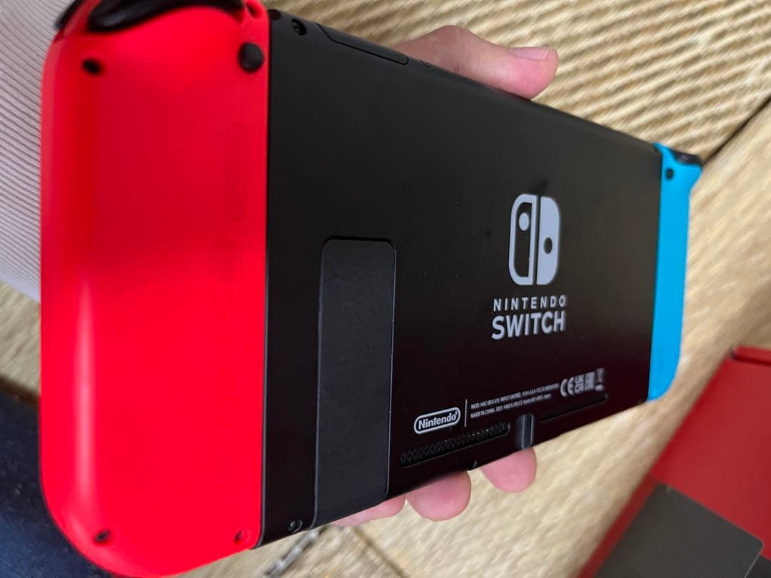 Nintendo Switch スイッチ　本体　ネオンブルー/ネオンレッド