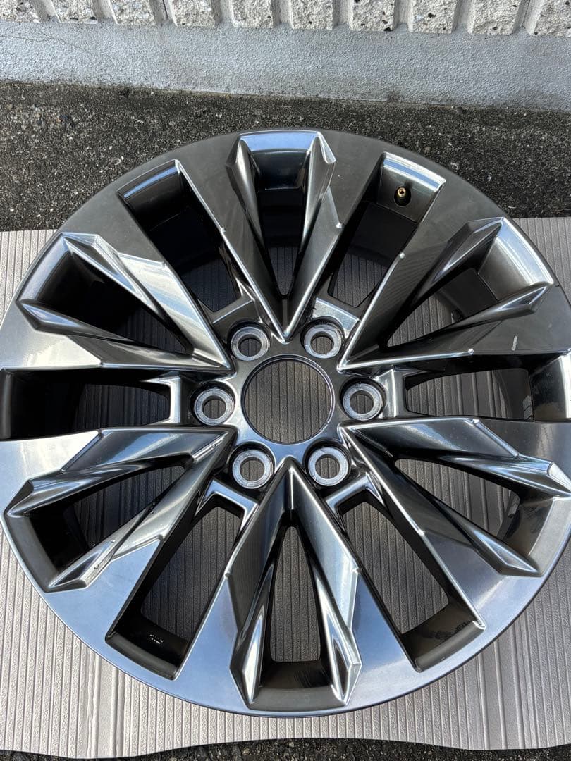 トヨタランドクルーザー300ZX アルミホイール　中古品　1本