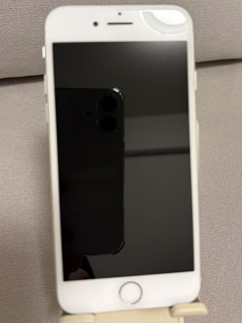 iPhone8 シルバー