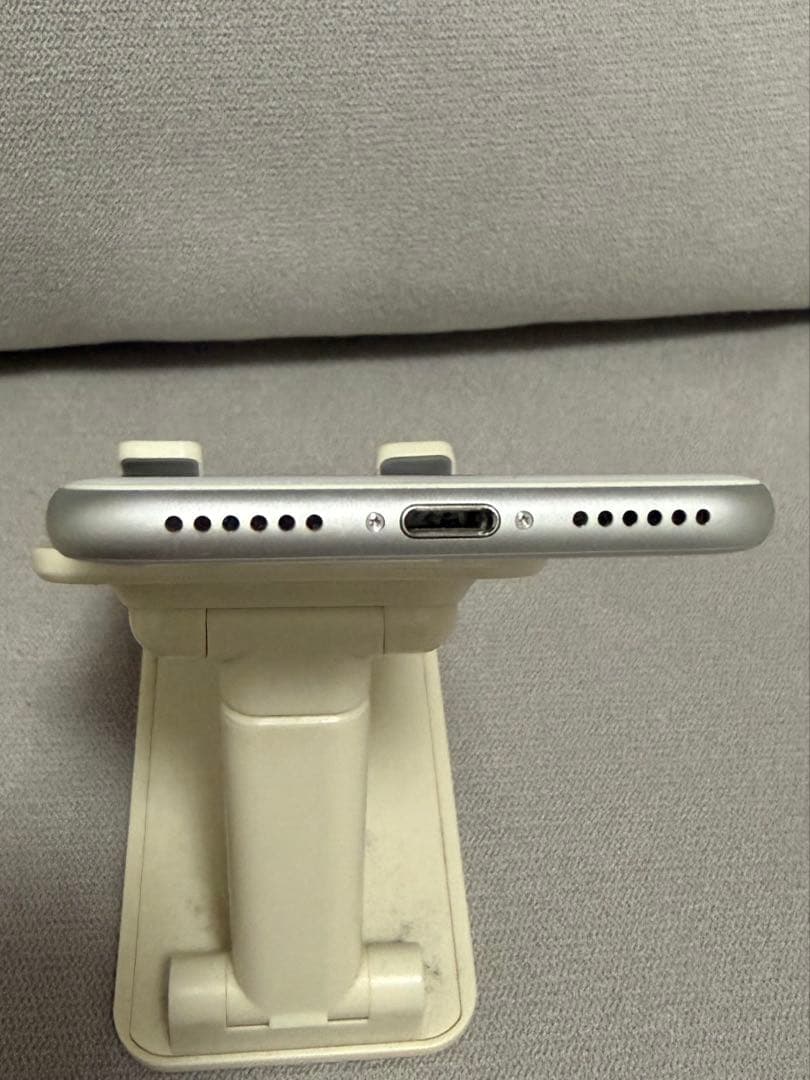 iPhone8 シルバー