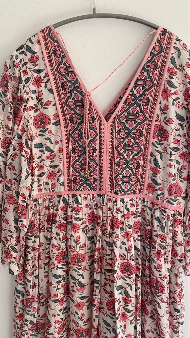 ヌキテパ エスニックプリントフレアスリーブワンピース