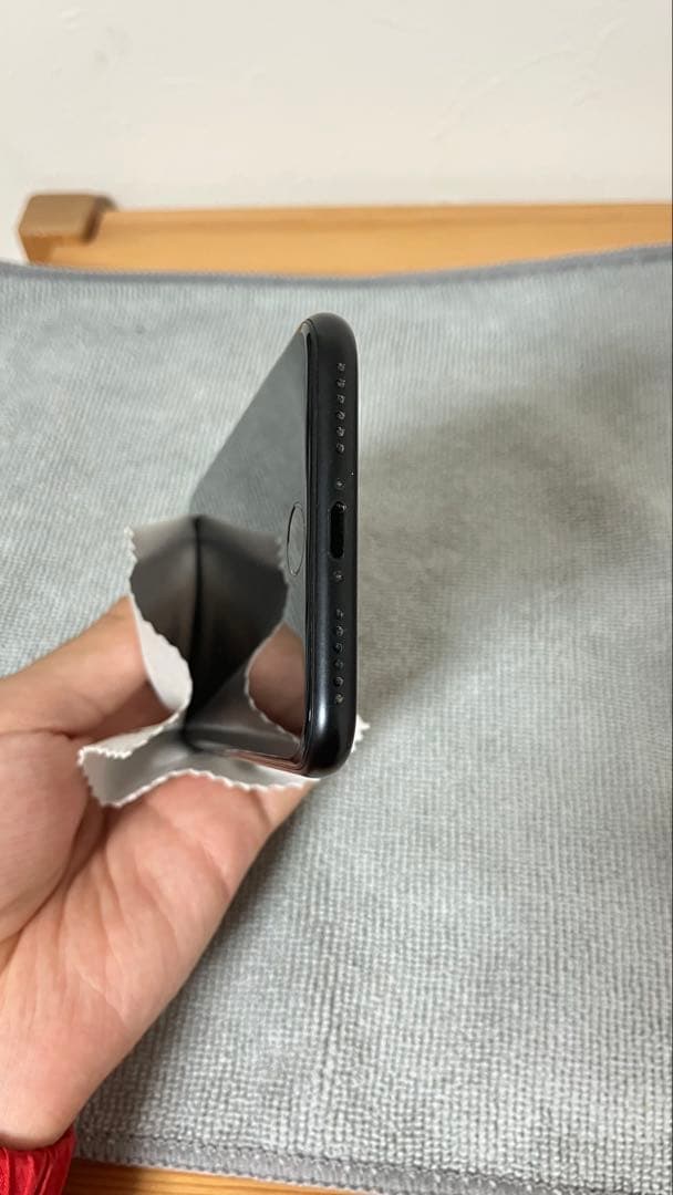 【ジャンク品】iPhoneSE 第二世代 128GB ブラック