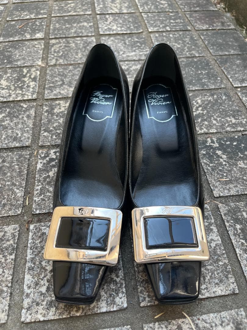 ロジェヴィヴィエ　ベルヴィヴィエ　パテントレザー ブラック パンプス37