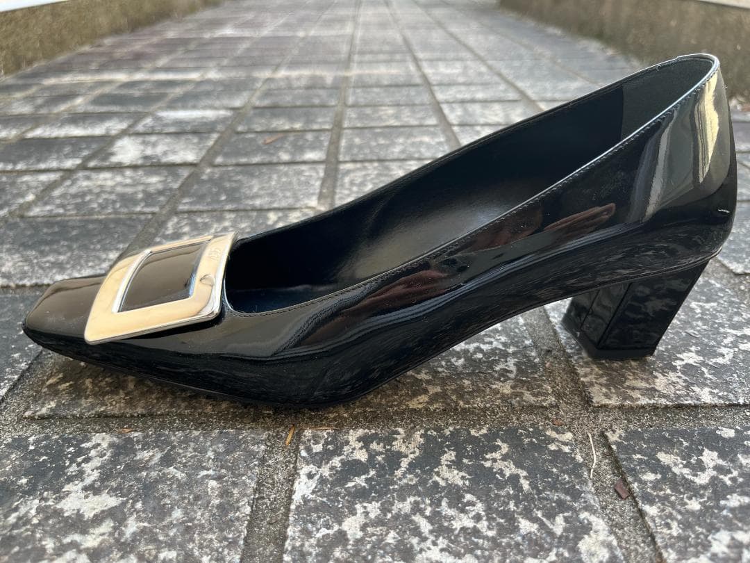 ロジェヴィヴィエ　ベルヴィヴィエ　パテントレザー ブラック パンプス37