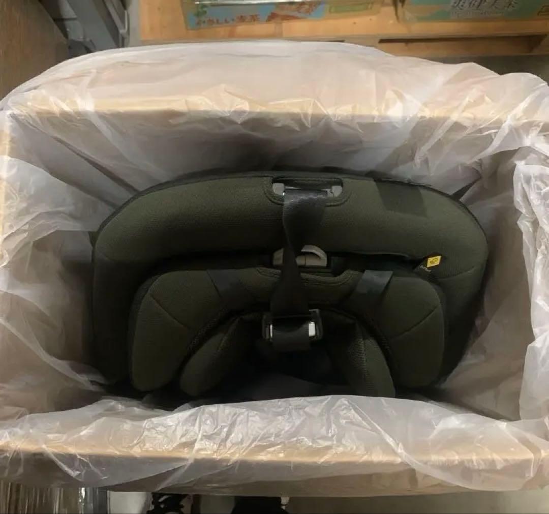 Combi コンビ 【販売店限定】チャイルド&ジュニアシート1歳から12歳頃まで