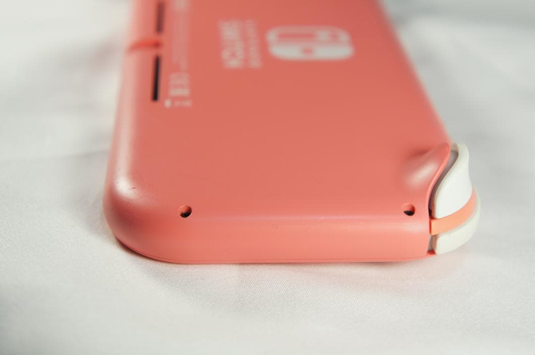Nintendo Switch Lite HDH-001［コーラル］