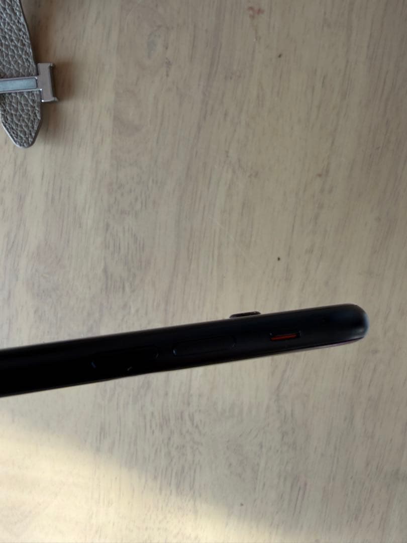 iPhone SE3 第3世代　64g 本体