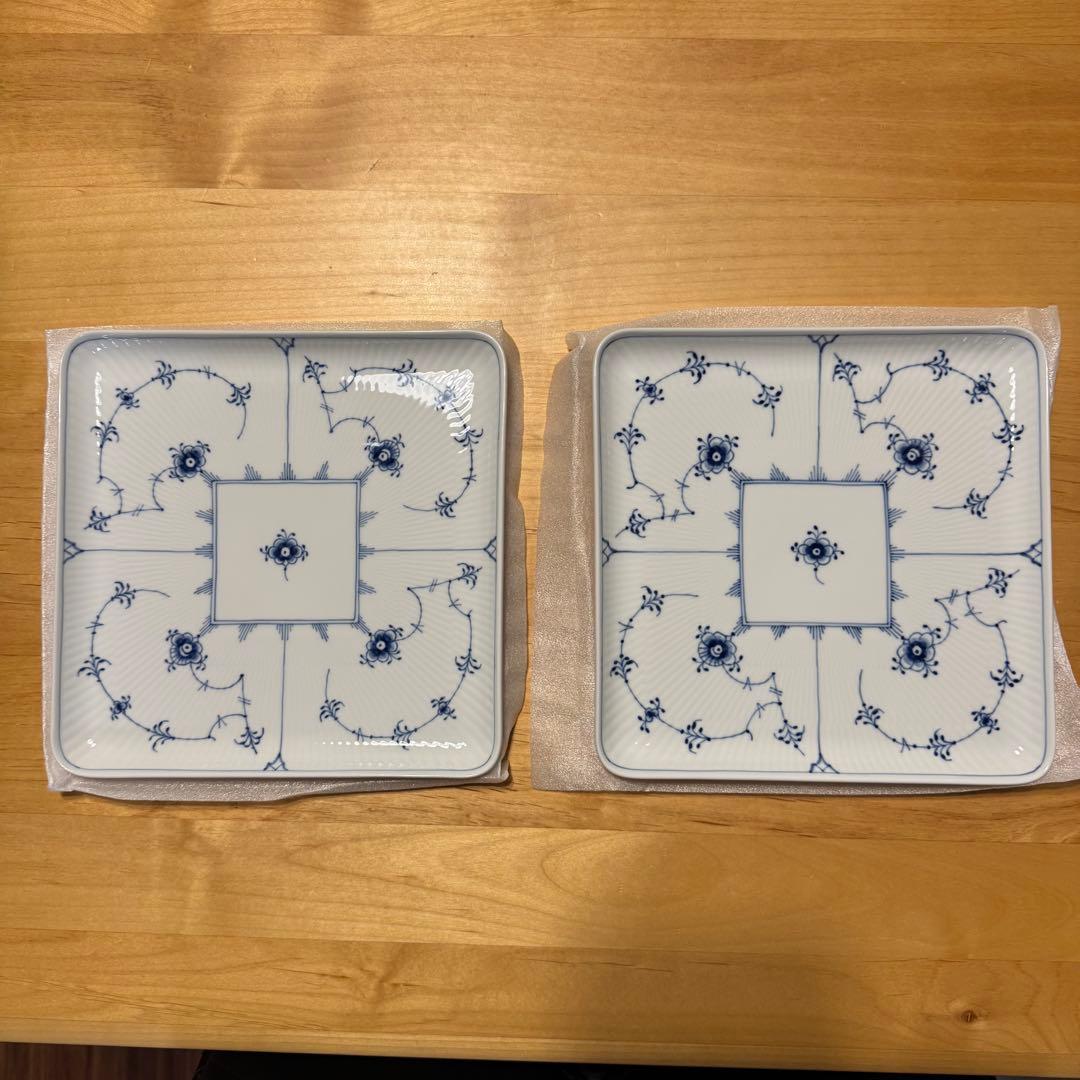 ブルーフルーテッド　プレイン　スクエアディッシュ　2枚