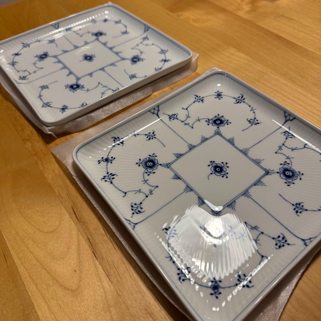 ブルーフルーテッド　プレイン　スクエアディッシュ　2枚