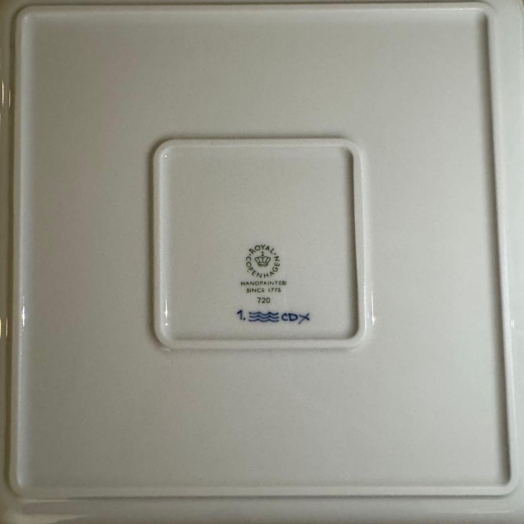 ブルーフルーテッド　プレイン　スクエアディッシュ　2枚