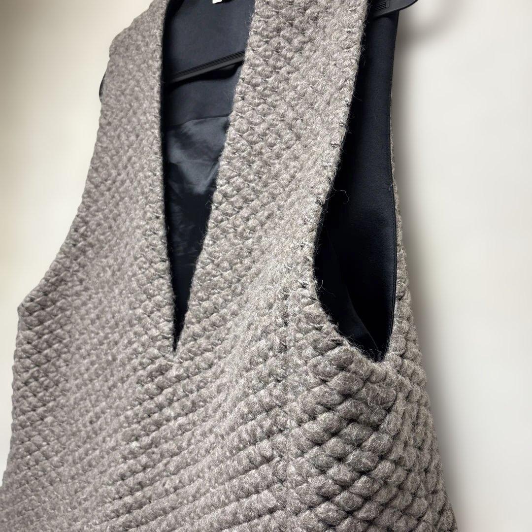 【LE PHIL】　Vネック　ベスト