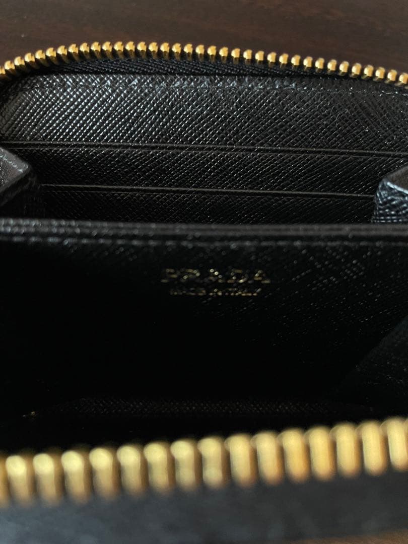 PRADA プラダ ケース サフィアーノ ブラック 1MM268