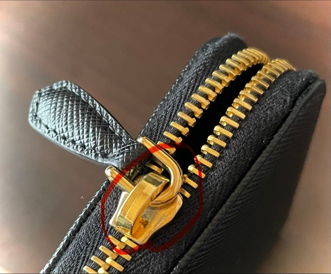 PRADA プラダ ケース サフィアーノ ブラック 1MM268