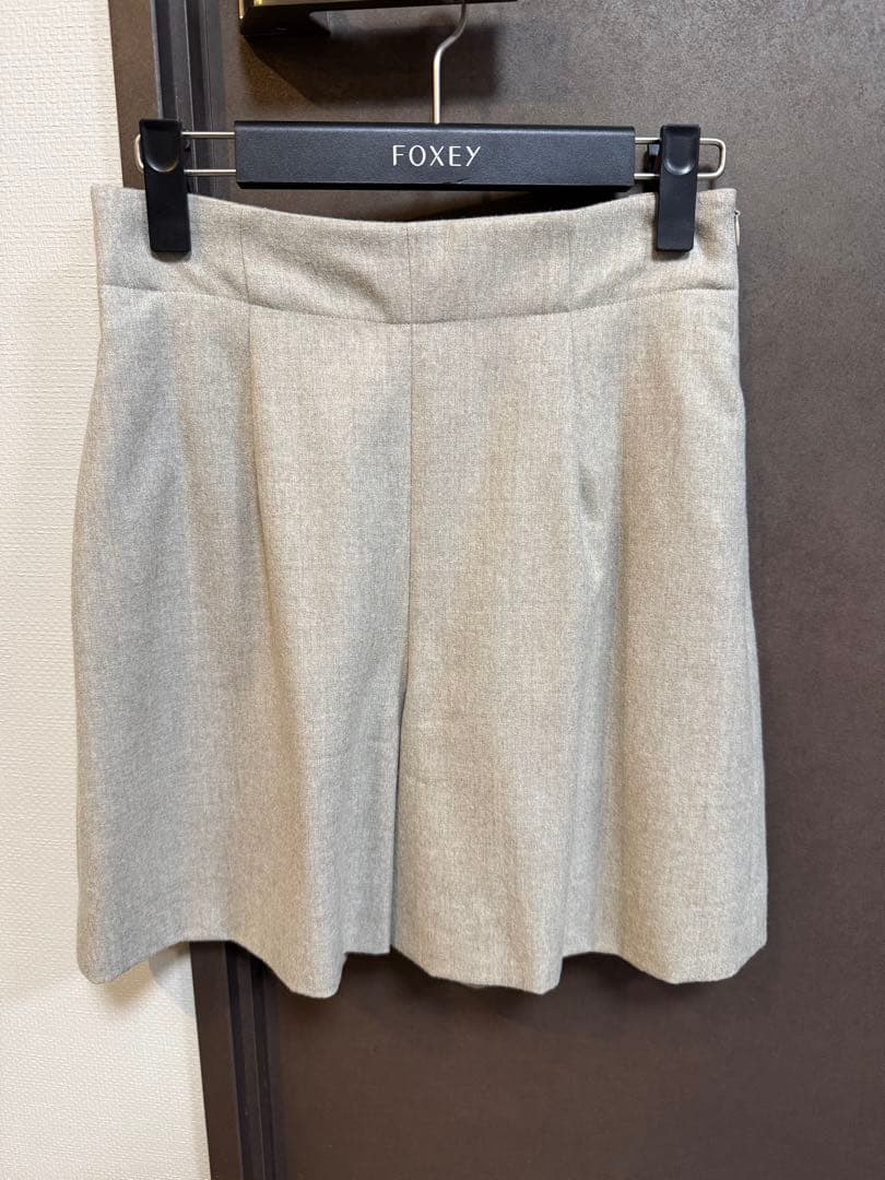 FOXEY フォクシー　ショートパンツ　グレージュ　38