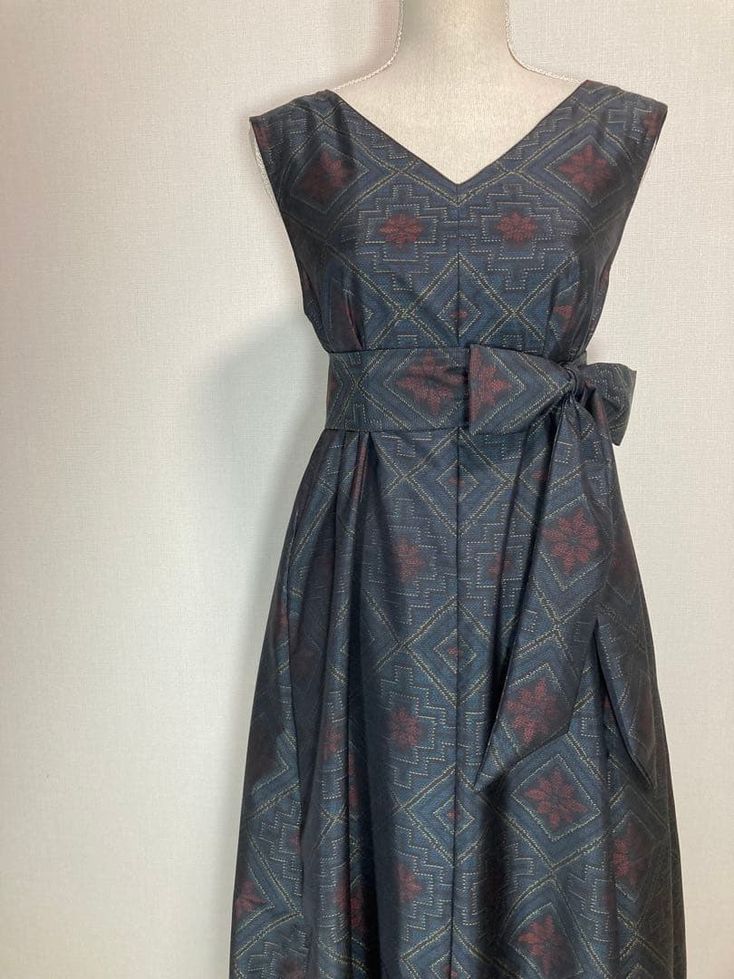 着物リメイク大島紬　裾切り替え深Vネックロングフレアワンピース着丈128㎝