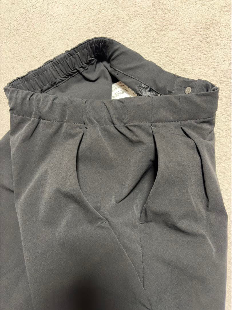 【美品】ゴールドウイン ワンタックテーパードストレッチパンツ ブラック サイズ2